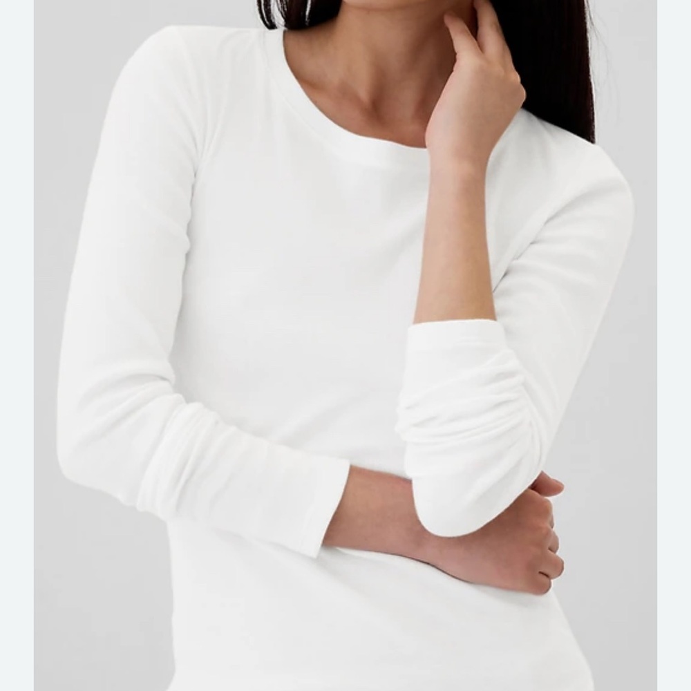 GAP White Long Sleeve Crew Neck Favorite Tee